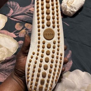 Men all white Gucci loafers excellent condition. Authentic. Size 12